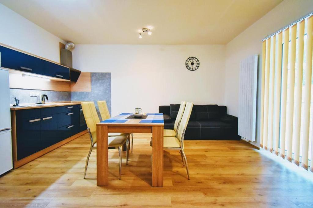 Moderni Apartman Horni Marsov - By Alka Exterior foto
